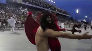 Jesús es arrastrado por Satanás en el Carnaval de Brasil [upl. by Aholah742]