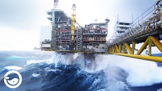 Life amp work in Extreme Conditions This is Why Offshore Oil Rig Workers Earn So much Money [upl. by Evot]