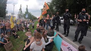 Sitzblockade von ExtinctionRebellion auf der Strasse von Tönnies in Rheda Wiedenbrück 18720 [upl. by Oht]