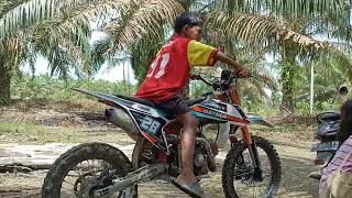 Balapan Trail Lenka Ala Bocil trail motor motorcross [upl. by Eerihs]