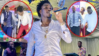 Show de Wally Seck lors du face to face Balla Gaye 2 vs Bombardier au Terrou bi [upl. by Anavi803]