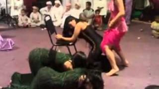 Malayah معلايه‎ Arabic Dance at a Wedding [upl. by Yerot880]