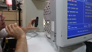 Adjusting Old Crt Monitor With Dave Iiyama Vision Master Pro 454 19quot [upl. by Prinz804]