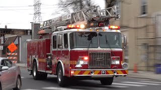 Marcus Hook Trainer Fire Department Ladder 68 Responding [upl. by Donadee]