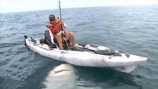 Pesca tiburon desde kayak impresionante [upl. by Anolla]