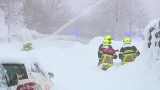 Rückblick 2023  Löschschaum in Henstedt Ulzburg mit eingeschlossenem LKW Fahrer 07122023 [upl. by Nedah]