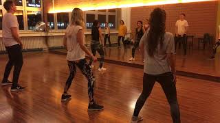 Reggaeton Solokurs mit Yanti bei SalsaRica [upl. by Sidnak]