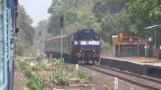 MAOCSTM MANDOVI EXPRESS WAITS FOR LTTKARMALI AC SPECIAL AT KANKAVALI KONKAN RAILWAY [upl. by Aniryt]