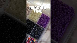 Beading time 📿 Lavender beaded bracelet🪻 اسوارة أزهار اللافندر بالخرز🪻 diy tutorial خرز [upl. by Mossman]