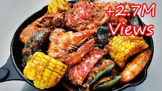 HOW TO COOK SEAFOOD BOIL WITH SPICY GARLIC BUTTER CAJUN SAUCE  MUST TRY RECIPE  SUPER EASY [upl. by Conlee267]