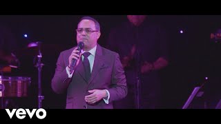 Gilberto Santa Rosa  Sin Voluntad En Vivo [upl. by Prober]