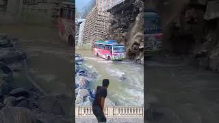 extraordinary 😱 I saw a bus almost hit by a landslide shorts amazing [upl. by Hogg]