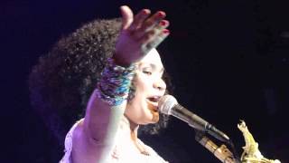 Mariene de Castro canta quotOxossiquot  Teatro Rival BR  HD [upl. by Reese]