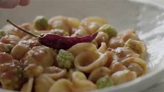 Academia Barilla Orecchiette med broccoli kikärtor och Barilla Basilico Sås [upl. by Arlie744]