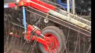 SCAVAPIANTE TAGLIO CEPPAIA  ROOTSTOOCK UPROOTING CUTTING MACHINE FOR FRUIT TREES NURSERY  MOD TXC [upl. by Ainessej]