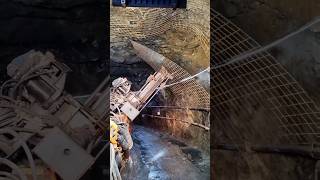 Tunnels में Iron Net से ऐसे Fencing की जाती है 👌ID04013C11 [upl. by Dreher724]