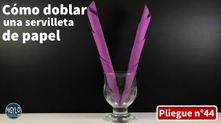 Cómo doblar una servilleta de papel en forma de 2 velas dentro de un vaso  Decorar la mesa [upl. by Zysk]