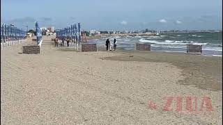 Plaja din Stațiunea Mamaia pustie în minivacanța de 1 Mai [upl. by Filler908]