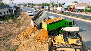 Launches Amazing New Operator by Dozer KOMATSU DR51px Pushing Soil with Dump Trucks 5 tons [upl. by Kinghorn]