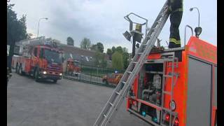 Brandoefening door de Zwevegems brandweer [upl. by Fotina]