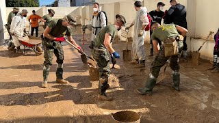 Un centenar de legionarios de Ronda despliegan en la zona afectada por la DANA en Valencia [upl. by Eisac]