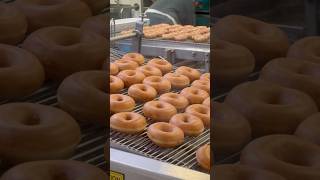 Krispy Kreme 💕 foodle foodie doughnut oddlysatisfying asmr relaxingmusic fyp london shorts [upl. by Arag]