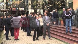 A1 Report  Vdekja e DrFlorit familja akuza Urgjencës Beqaj Ja si ndodhi [upl. by Nahn869]