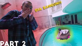 DIA BANGUN Prank pindahin kasur ke KOLAM RENANG Wkwkwkw [upl. by Eseret]