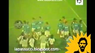 River recibido con gallinas Napoli 1984 [upl. by Llyrrad]