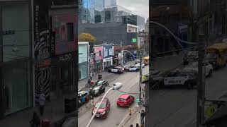 Crazy Pursuit of a Car Thief on Queen Street in Toronto toronto policecruiser horses [upl. by Bland]