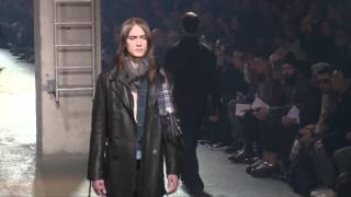 Défilé Lanvin  collection HOMME AutomneHiver 201617 à Paris [upl. by Masuh]