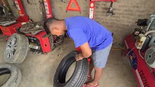 Fitting new tyre for😱😱😱 kiaseltos automobile machine 🚗🚗🚗 [upl. by Kylen]