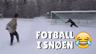 FOTBALL I SNØEN [upl. by Ellehsad]