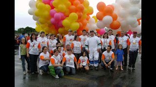 A Brazilian priest launched himself into the sky attached to 1000 balloon [upl. by Athey]