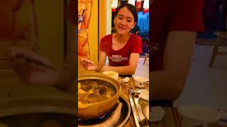 on mange la viande doie dans un restaurant chinois [upl. by Keldah]