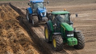 John Deere en New Holland samen diepploegen loonbedrijf Markvoort [upl. by Irish308]