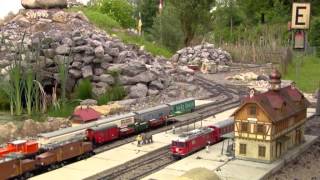 Eisenbahnspielen in freier Natur Garten und Parkbahnen im Schwabenland [upl. by Branham]