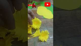 Do you know how to make these paper flowers 🌺🌹 learning activities artamp craftreelsvideo👍 [upl. by Boothman]