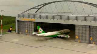 Boeing 747 EVA AIR goes into hangar airport Knuffingen Hamburg Germany [upl. by Alyson380]