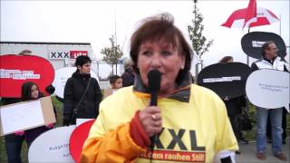 Demo vor XXXLutz Aschheim  Interview Betriebsrätin Anna Reichert [upl. by Irmina]