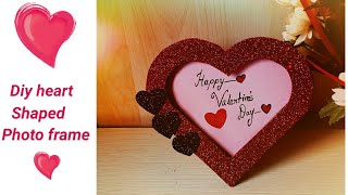 DiyHow to make easy heart shaped photo frame Valentinesday gift ideas photoframe diy [upl. by Itra741]