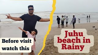 Juhu Beach In Rainy season  नक्की बघा जुहू चौपाटी वातावरण juhuchowpatty streetfood mumbaikar [upl. by Eunice]