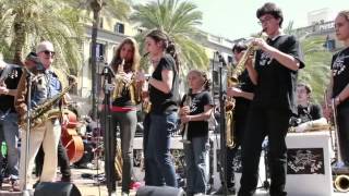 VideoFotos Sant Andreu Jazz Band a la Reial per SSFBCN [upl. by Gairc]