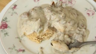 Vegan White Sausage Gravy Recipe  Southern Vegan Soul Food  BreakfastBread [upl. by Cinda]