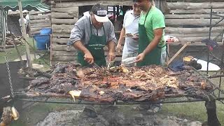 Así se celebra el Festival del Asado con Cuero en Lascano [upl. by Spillar682]