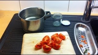 Tomatenmark selber machen  Rezept zum Tomatenmark herstellen [upl. by Arette]