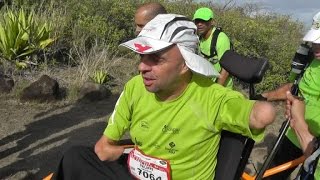 Philippe Croizon relève le défi du Grand raid de la Réunion [upl. by Nylehtak833]