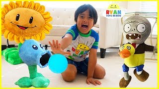 Plants vs Zombies Plush Garden Warfare Pretend Play with Ryan ToysReview [upl. by Canute]