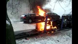 Pożar lawety Piórków 12122012  brand new cars on fire Poland [upl. by Flann]