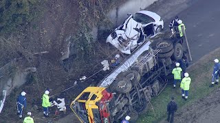 高崎ジャンクション付近でタンクローリーが転落し乗用車に衝突 ２人けが 群馬・高崎市241119 [upl. by Noroj]